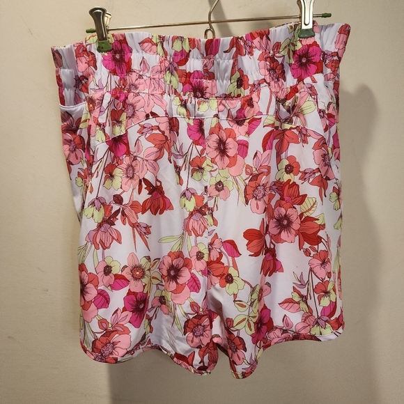 AVIA Women's Floral Drawnstring Athletic Short Size XXL (20) - Picture 8 of 10
